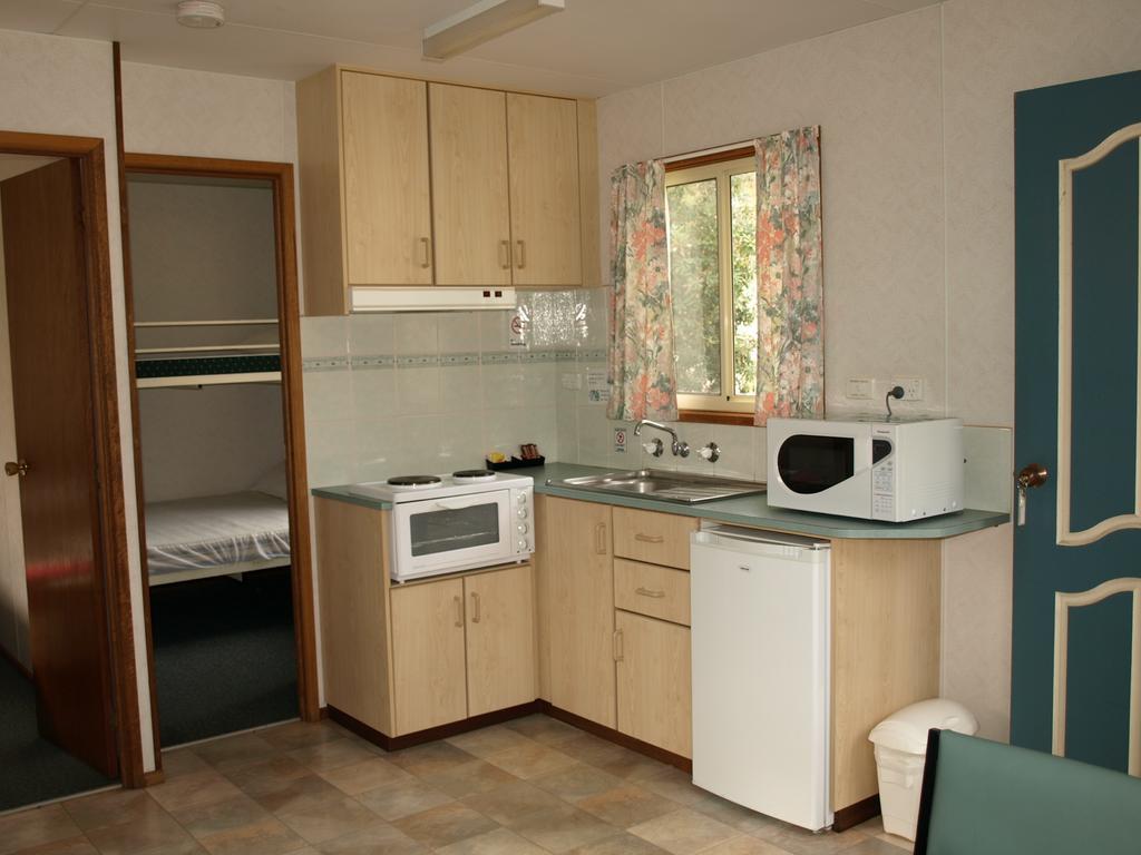 Cowra Holiday Park Kamer foto
